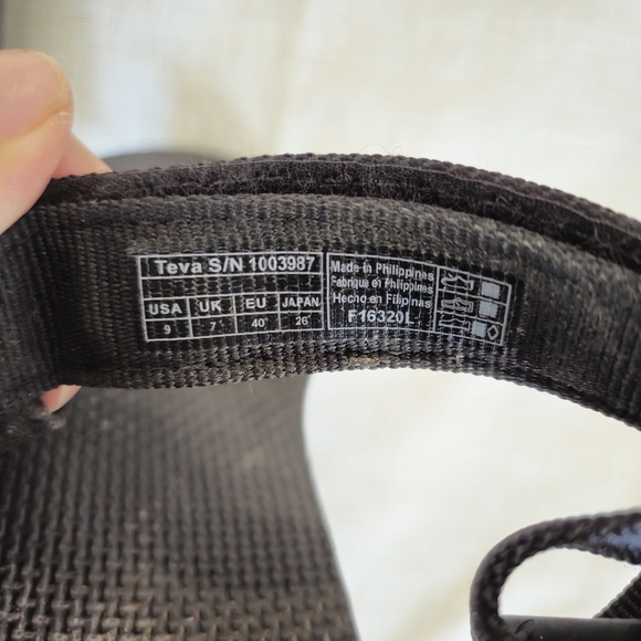 Teva original universal sandals black size 9 - Picture 3 of 3